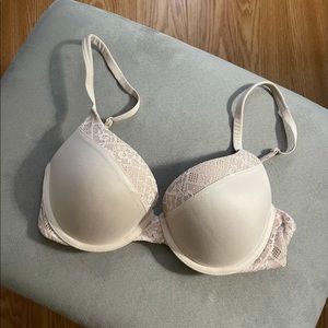 VICTORIA SECRET BRA